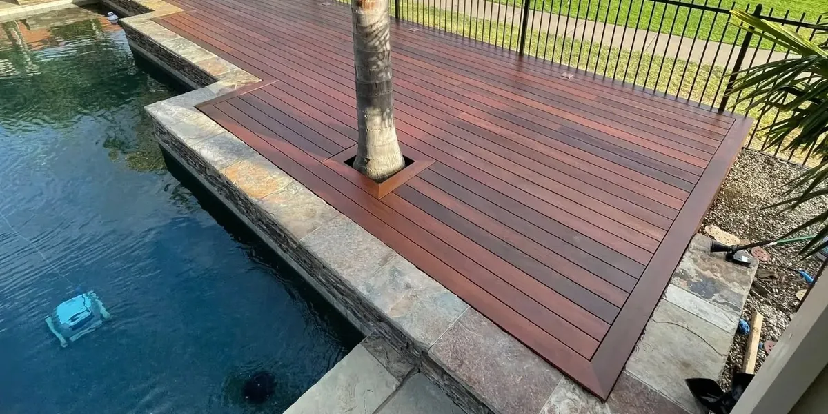 Retaining wall with paver pathway